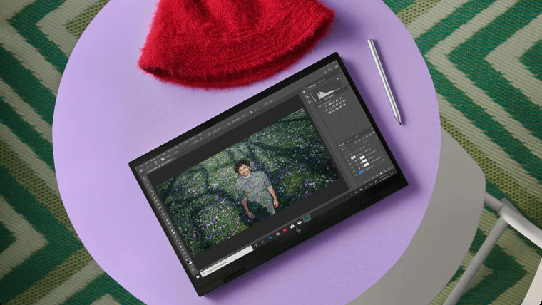 13.3inch, tấm nền OLED, phân giải 2.8K, sáng 400 nits, tần số 60Hz.