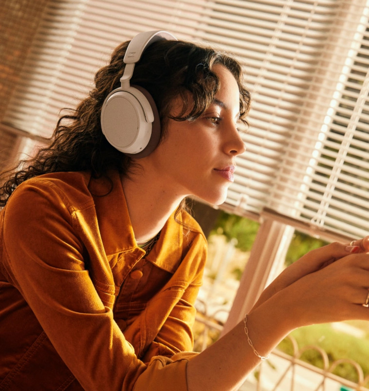 Tai nghe không dây SENNHEISER Accentum Plus Wireless.