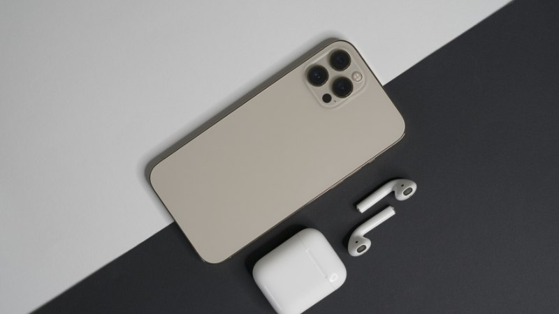 Thị trường điện thoại hiện có nhiều lựa chọn từ thiết bị phổ thông, smartphone giá rẻ đến các mẫu cao cấp