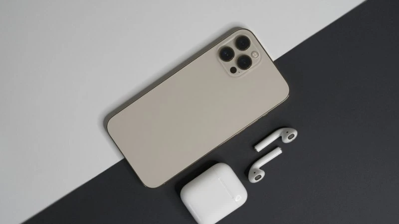 Thị trường điện thoại hiện có nhiều lựa chọn từ thiết bị phổ thông, smartphone giá rẻ đến các mẫu cao cấp Thị trường điện thoại hiện có nhiều lựa chọn từ thiết bị phổ thông, smartphone giá rẻ đến các mẫu cao cấp