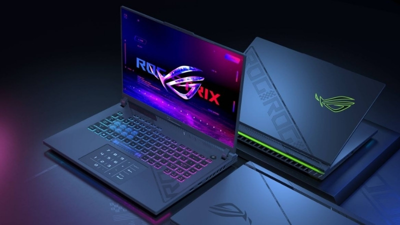 Kiểm tra pin và cổng kết nối khi mua laptop ASUS