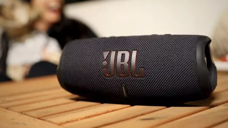 Loa JBL - Dòng loa Bluetooth sôi động cho nghe nhạc, du lịch và tiệc ngoài trời