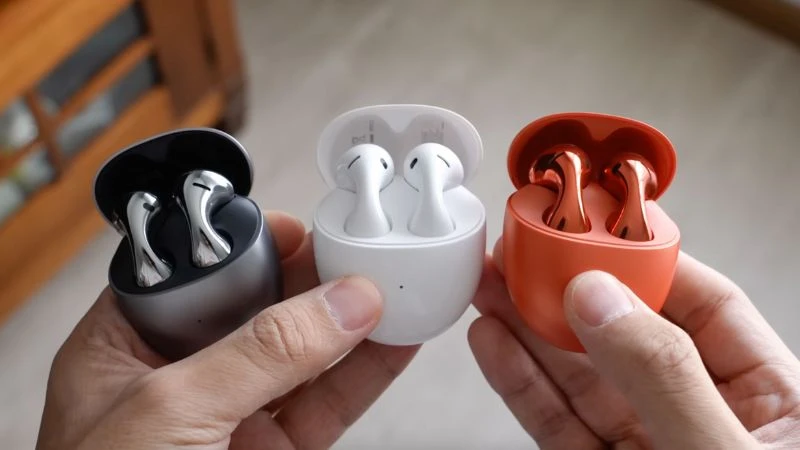 Các công đoạn lắp ráp tai nghe Huawei đều phải trải qua quy trình kiểm soát nghiêm ngặt Các công đoạn lắp ráp tai nghe Huawei đều phải trải qua quy trình kiểm soát nghiêm ngặt