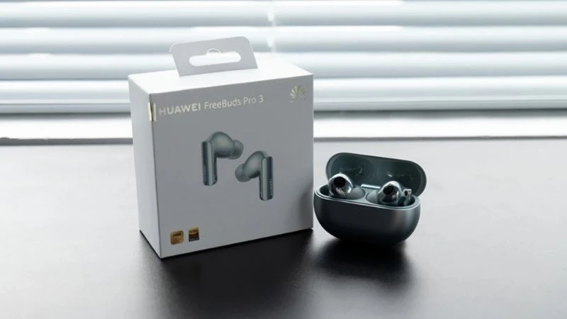 Tai nghe Huawei được yêu thích bởi thiết kế độc đáo, kiểu dáng đa dạng, trẻ trung và chất lượng âm thanh ấn tượng Tai nghe Huawei được yêu thích bởi thiết kế độc đáo, kiểu dáng đa dạng, trẻ trung và chất lượng âm thanh ấn tượng