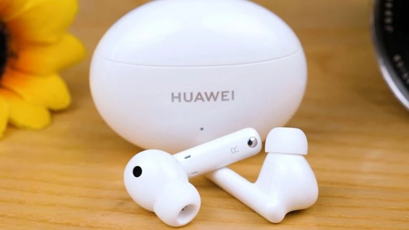 Các mẫu tai nghe của Huawei đều đáp ứng được tiêu chuẩn và có thể nghe đa dạng các thể loại nhạc Các mẫu tai nghe của Huawei đều đáp ứng được tiêu chuẩn và có thể nghe đa dạng các thể loại nhạc