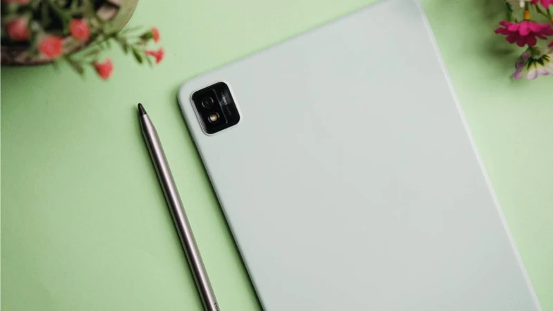 Tablet TCL sở hữu thiết kế hiện đại, sang trọng Tablet TCL sở hữu thiết kế hiện đại, sang trọng