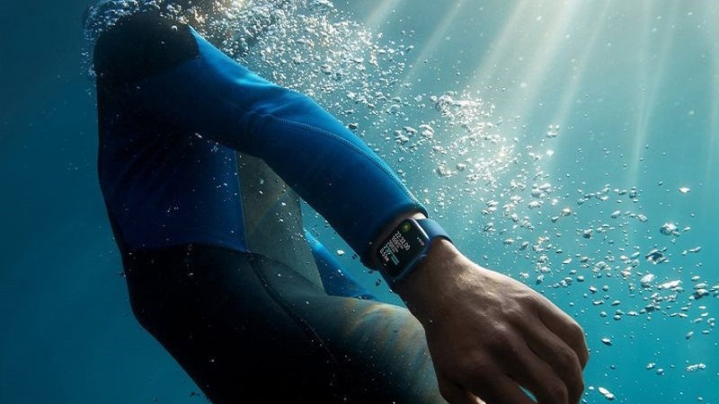 Apple Watch hỗ trợ người dùng theo dõi hoạt động hàng ngày với các tính năng sức khỏe và luyện tập nổi bật