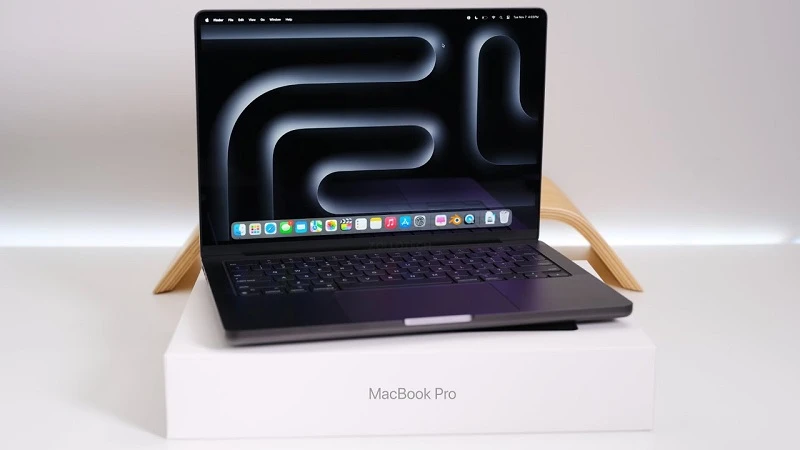 Chip M3 Pro. Chip M3 Pro.