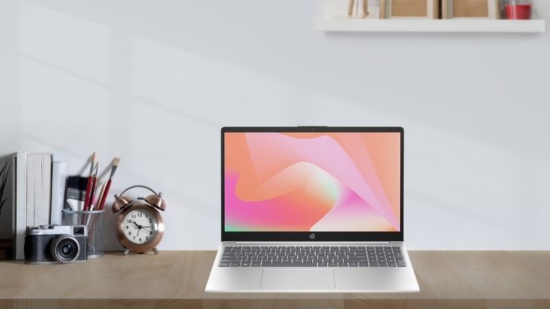 Về thiết kế, ​laptop HP 15-fd1062TU-9Z2Y0PA thu hút người dùng bởi kiểu dáng mỏng nhẹ và tinh tế, đáp ứng nhu cầu di chuyển linh hoạt của người dùng hiện đại