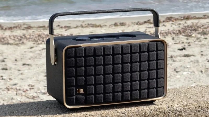 JBL Authentics 300. JBL Authentics 300.