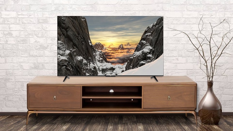 Google Tivi QLED TCL AI 4K 55 inch 55P7K bùng nổ sắc màu với màn hình QLED 4K
