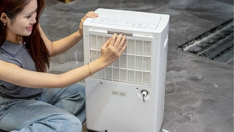 Máy hút ẩm thông minh kiêm lọc không khí LUMIAS D6S-30L có hiệu suất hút ẩm mạnh mẽ, phù hợp không gian rộng Máy hút ẩm thông minh kiêm lọc không khí LUMIAS D6S-30L có hiệu suất hút ẩm mạnh mẽ, phù hợp không gian rộng