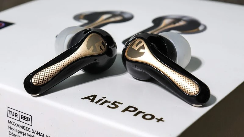 Tai nghe Bluetooth SoundPEATS Air5 Pro+ có khả năng chống ồn đàm thoại chất lượng cao với 3 micro mỗi bên Tai nghe Bluetooth SoundPEATS Air5 Pro+ có khả năng chống ồn đàm thoại chất lượng cao với 3 micro mỗi bên