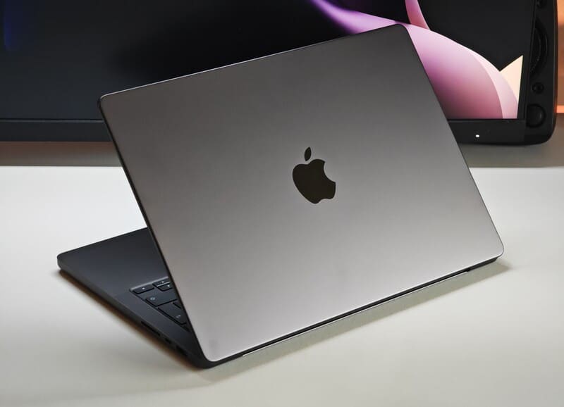 Hoàng Hà Mobile cung cấp đa dạng các mẫu MacBook chính hãng giá tốt