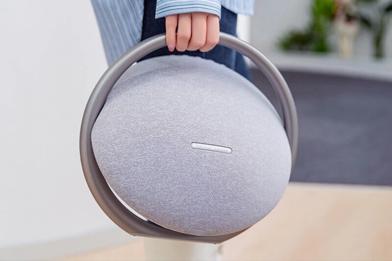Công suất Harman Kardon Onyx 50W. Công suất Harman Kardon Onyx 50W.