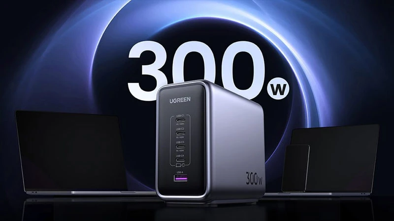 Củ sạc có tổng công suất lên đến 300W. Củ sạc có tổng công suất lên đến 300W.