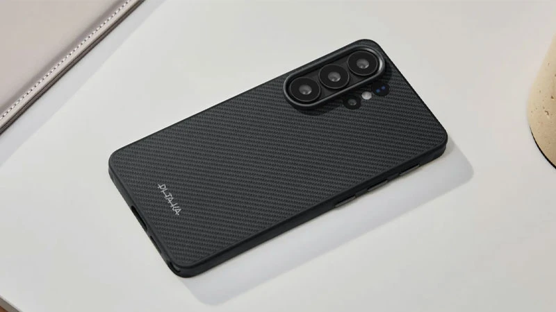 Ốp được trang bị nút bấm Aaron tích hợp NFC. Ốp được trang bị nút bấm Aaron tích hợp NFC.