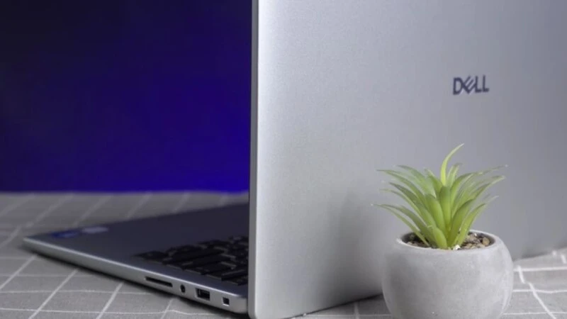 Dung lượng pin kết hợp chip tiết kiệm pin. Dung lượng pin kết hợp chip tiết kiệm pin.