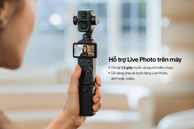 Vlog Combo phù hợp với người muốn một bộ camera cầm tay tối ưu cho nhu cầu quay vlog. Vlog Combo phù hợp với người muốn một bộ camera cầm tay tối ưu cho nhu cầu quay vlog.