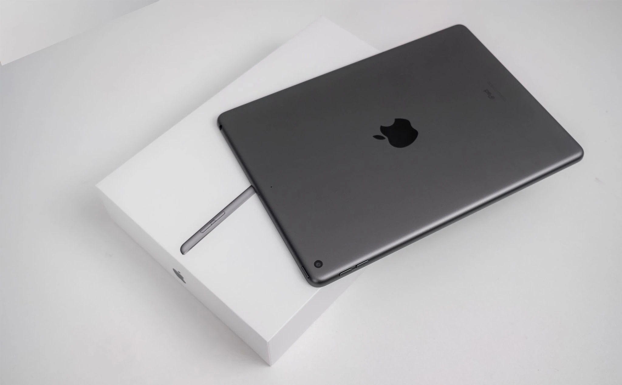 Apple iPad Gen 8 - 10.2" - (2020) - 4G - 32GB - Chính Hãng Apple Việt Nam